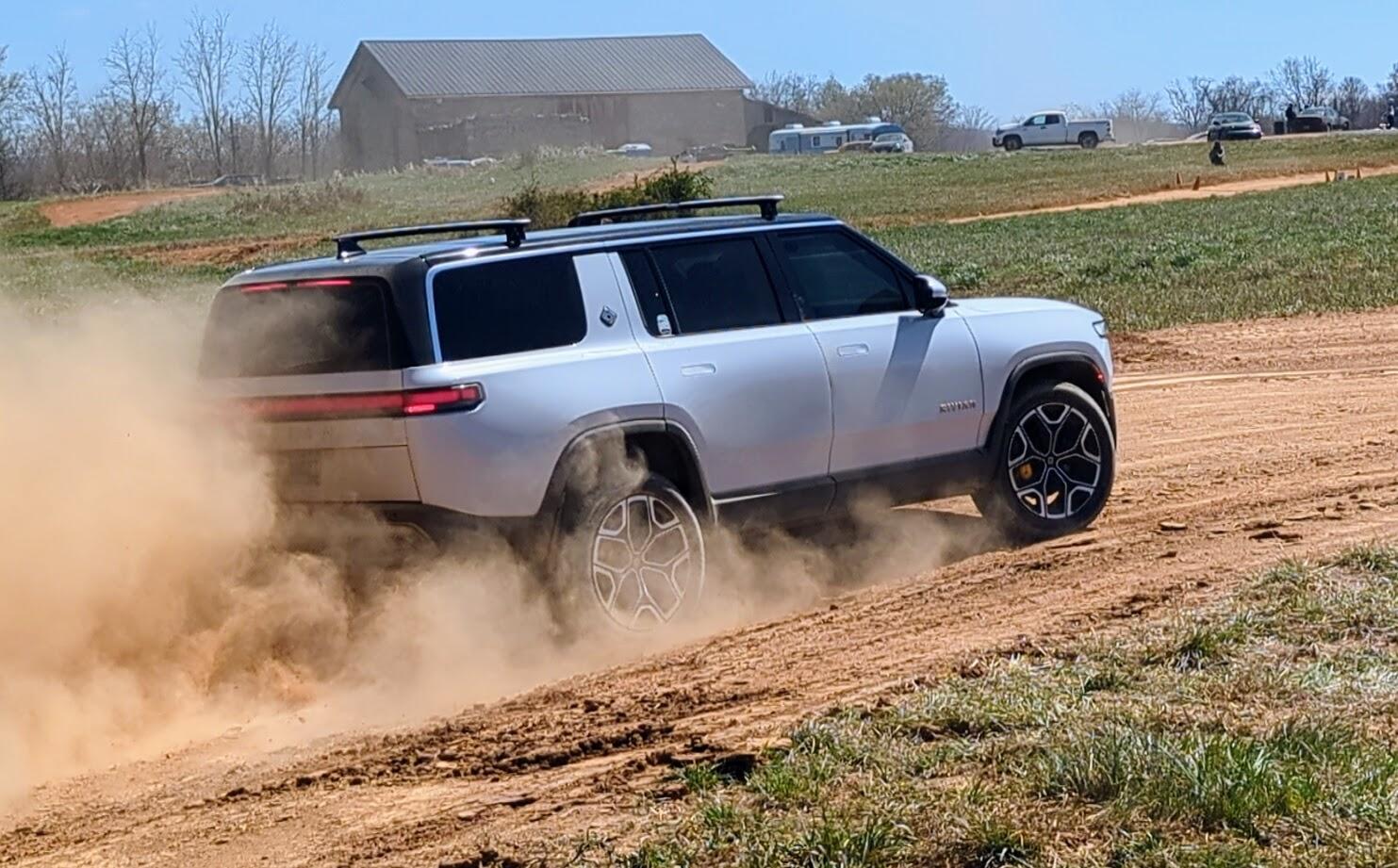 Rivian R1T R1S Gen 1 Quad R1S 3 Year Review 108495-00b6671e1a85438e04a164ee0cb70cde