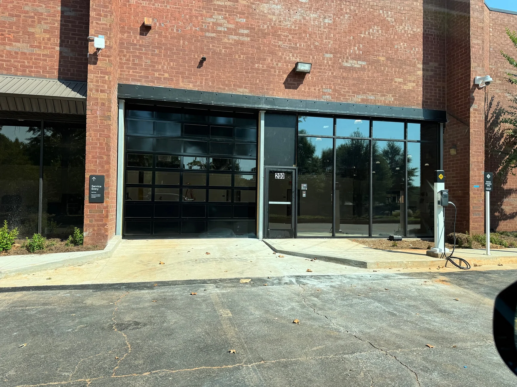 Rivian R1T R1S (Now open!) Rivian Roswell GA new service center IMG_8788