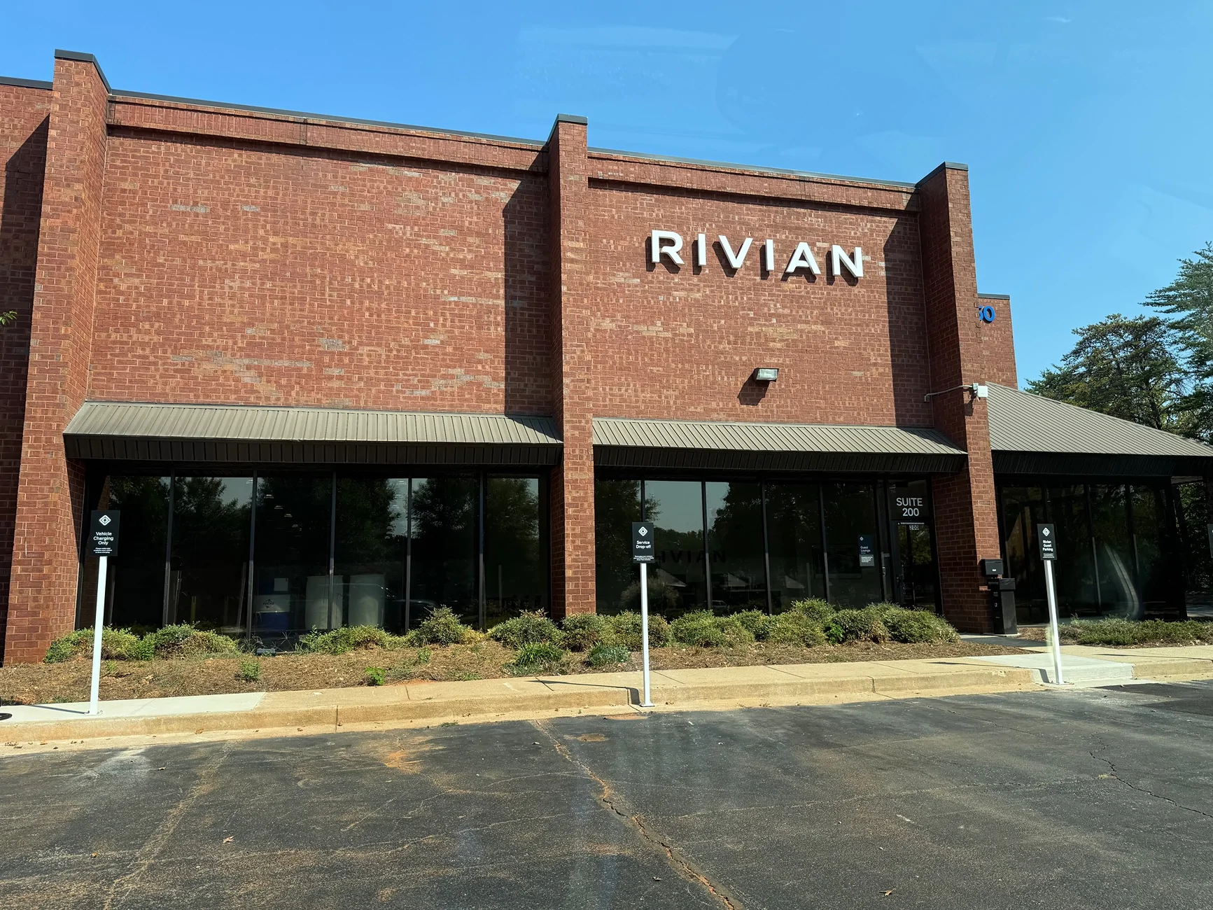 Rivian R1T R1S (Now open!) Rivian Roswell GA new service center IMG_8789