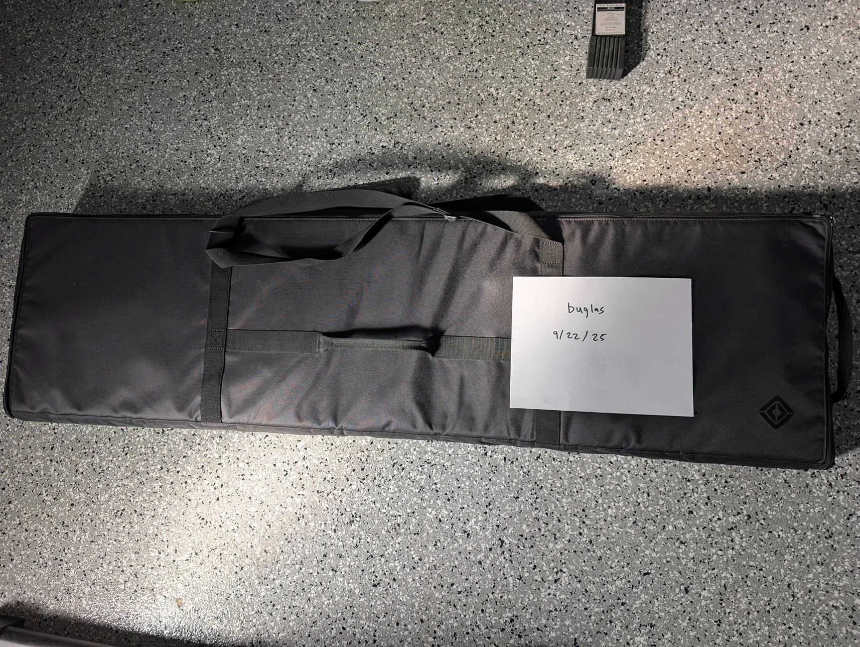 Rivian R1T R1S FS: Rivian Manual Tonneau Cover 1000009443