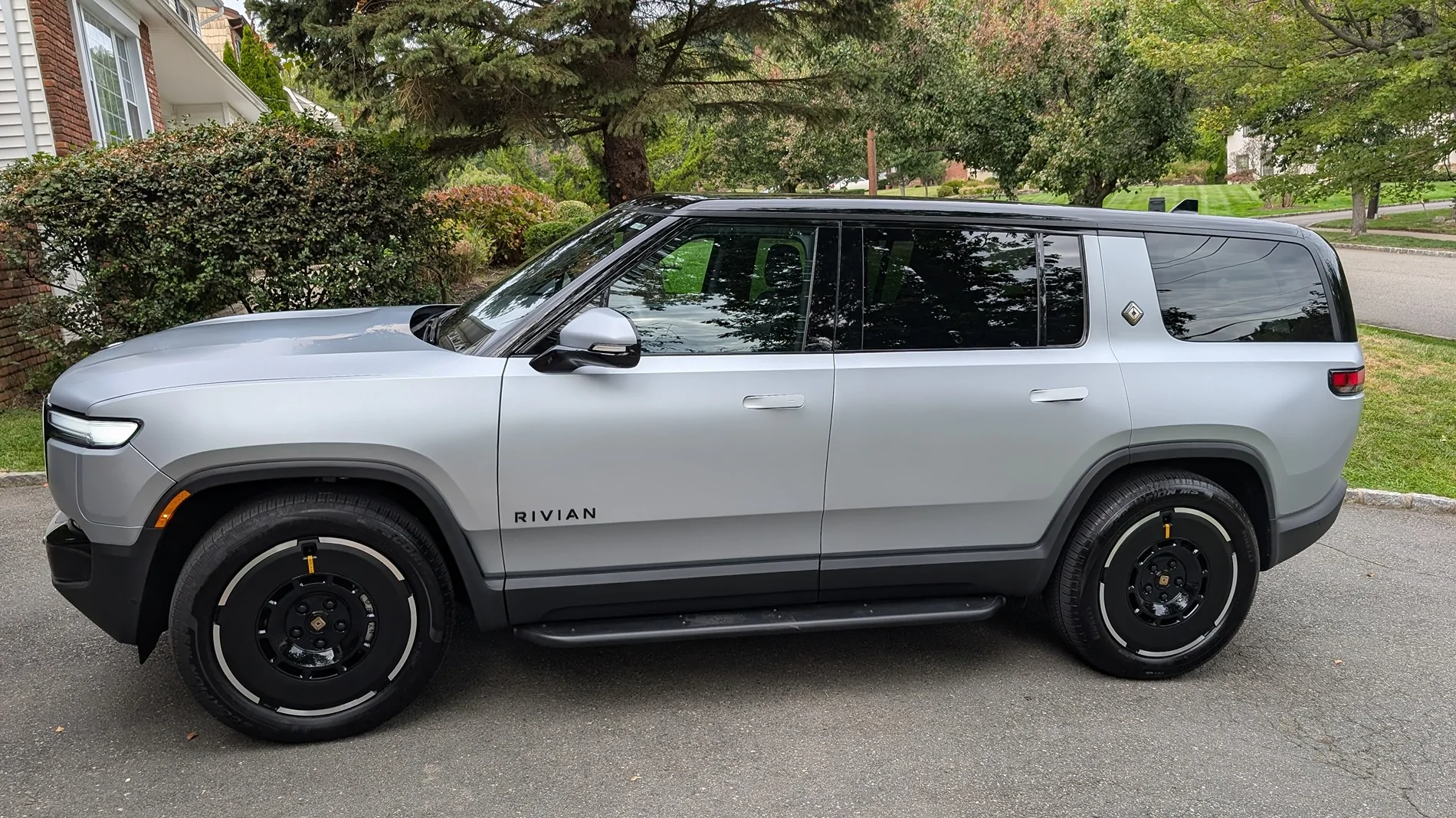 Rivian R1T R1S Matte wrap gang! Let's see photos of your matte Rivian R1T & R1S PXL_20250912_135341341