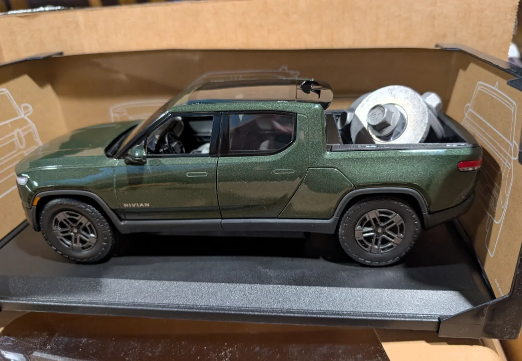 Rivian R1T R1S What did you do TO / WITH your Rivian today? 🧰 1000005964