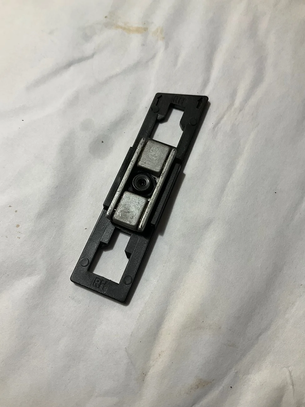 Rivian R1T R1S Pickup bed top trim removal IMG_1933