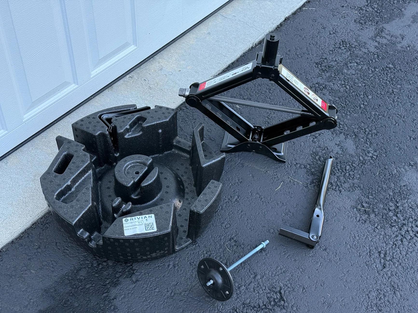 Rivian R1T R1S 20" Sport Dark -- spare setup with service kit -- $475 IMG_0404