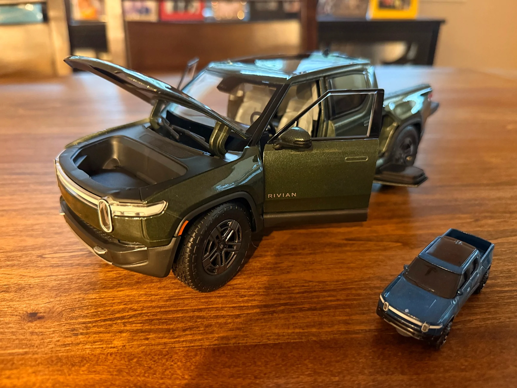 Rivian R1T R1S Mini-R1T 1:20 scale model arrived 20250929_222127462_iOS