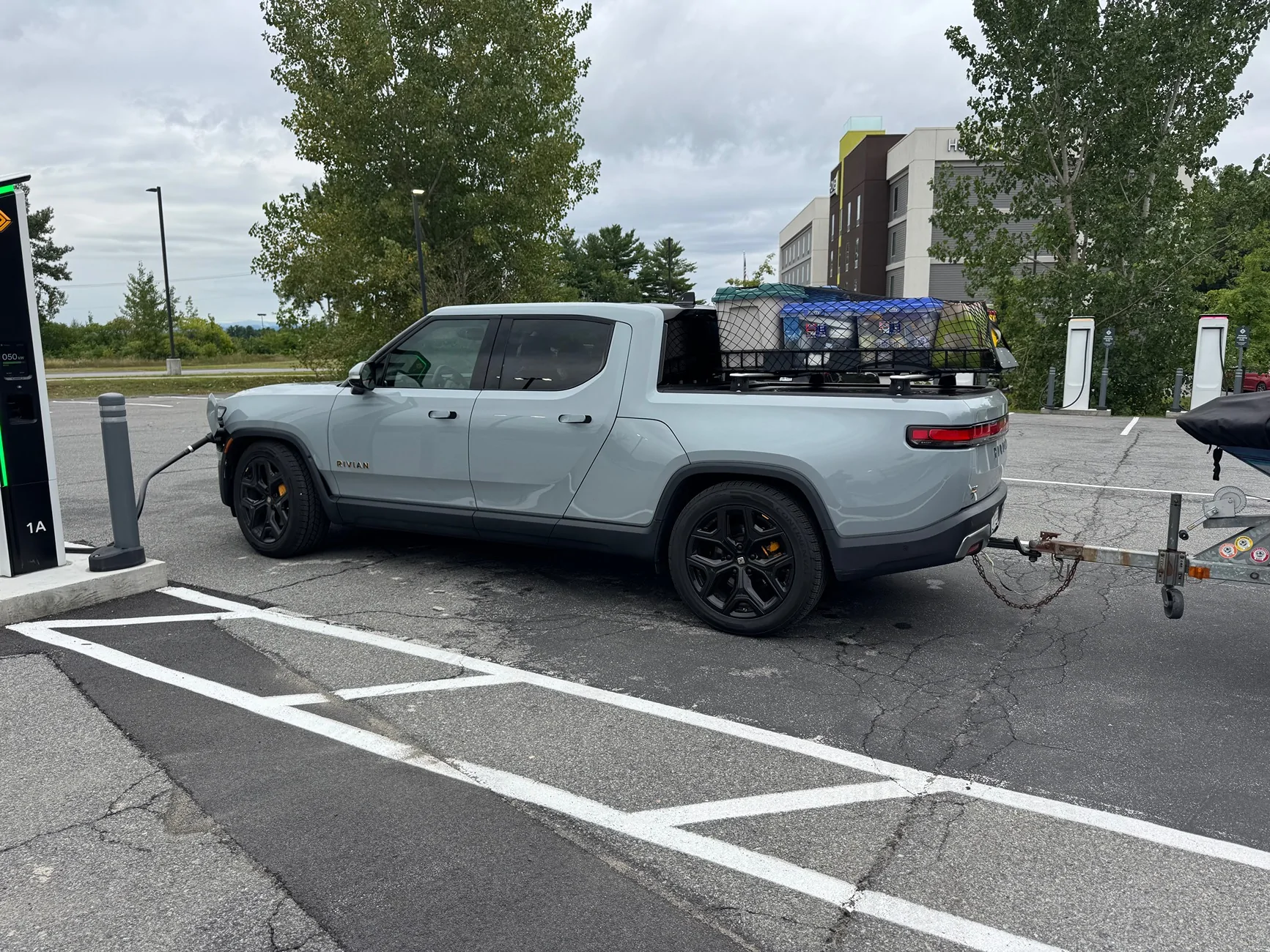 Rivian R1T R1S Any creative roof rack setups for weekend getaways? IMG_2656