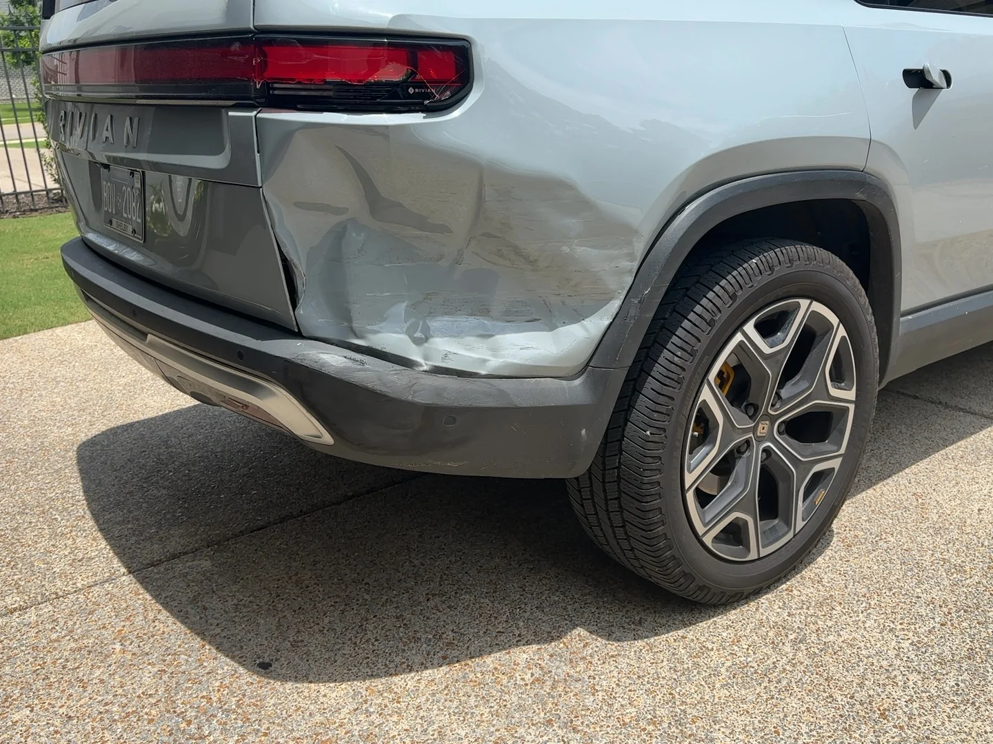 Rivian R1T R1S R1S rear ended today closeupOfDamages