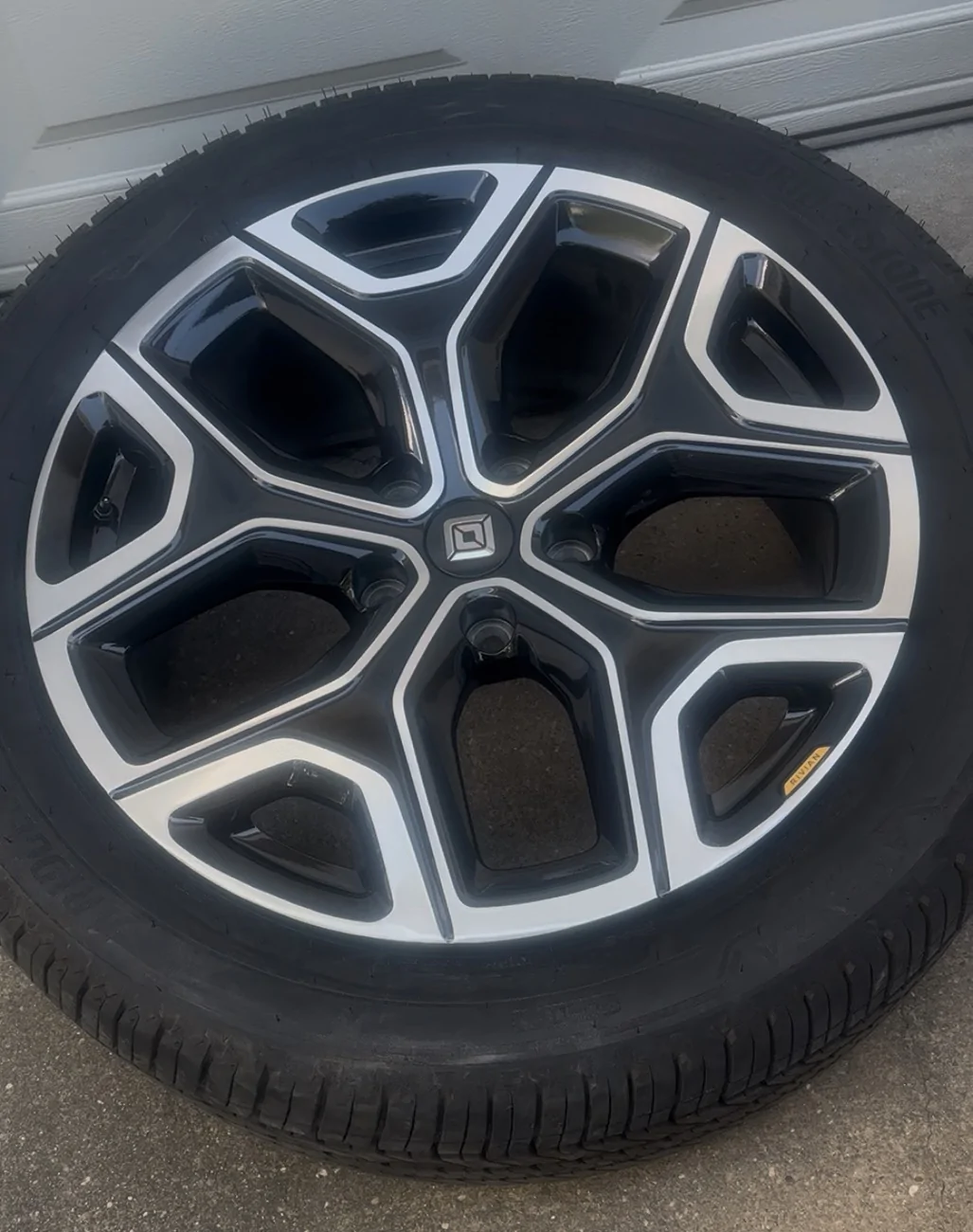 Rivian R1T R1S Wheel Repair Complete IMG_6573