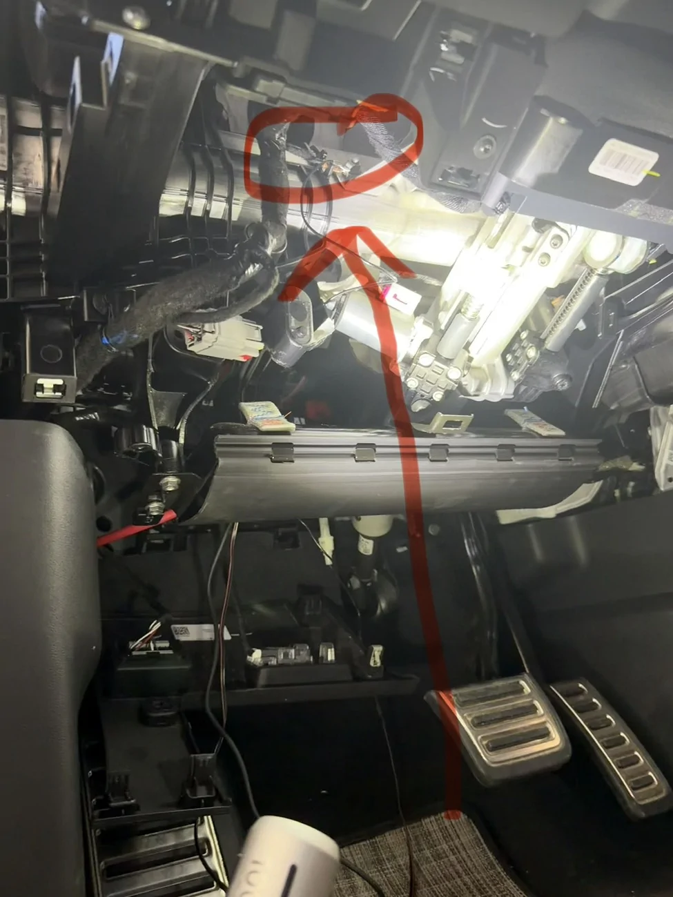 Rivian R1T R1S Tapping a Switched 12V Source – Info for Those Still Searching (25 Gen 2 Tri Max) Ground Ta