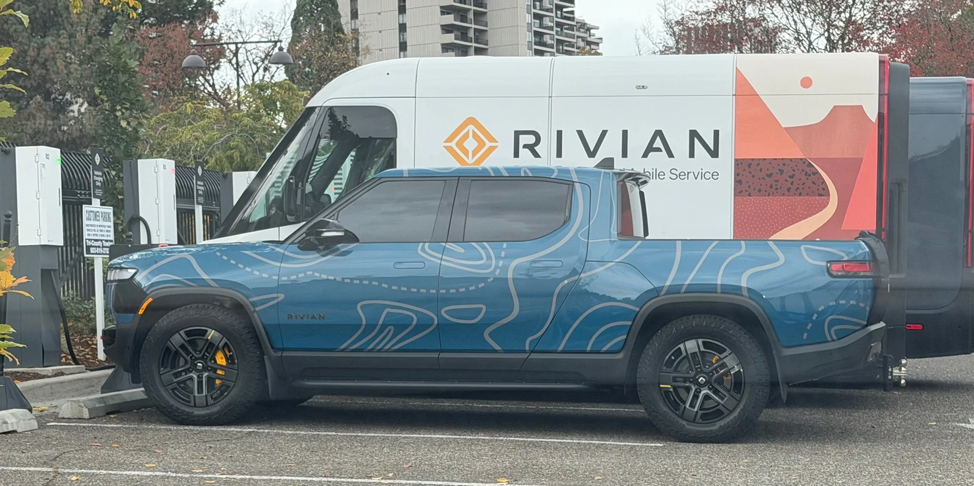 R1S in Rivian Blue in greater Seattle area (preferably South) I could ...