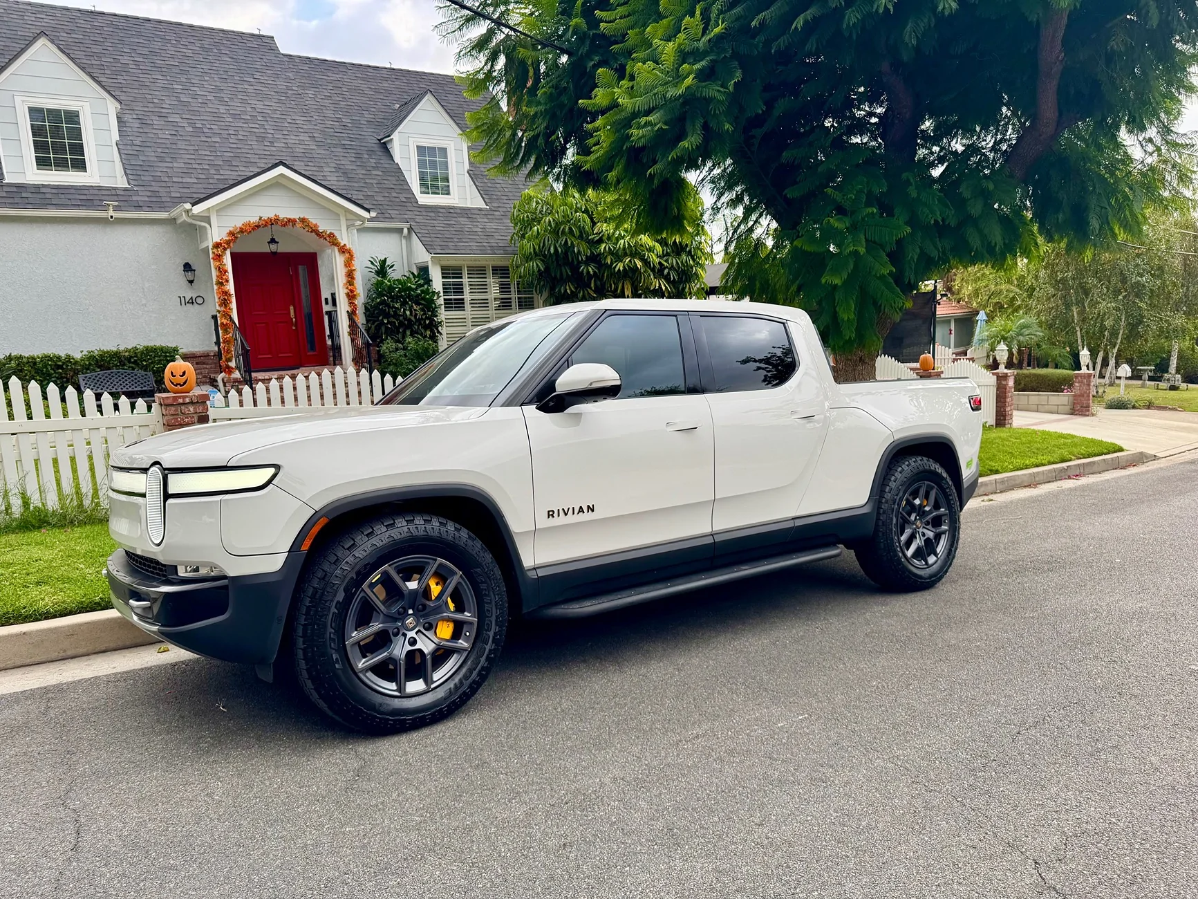 Rivian R1T R1S Any experience with Bridgestone Dueler A/T Ascent SL 275/65 20? IMG_3758