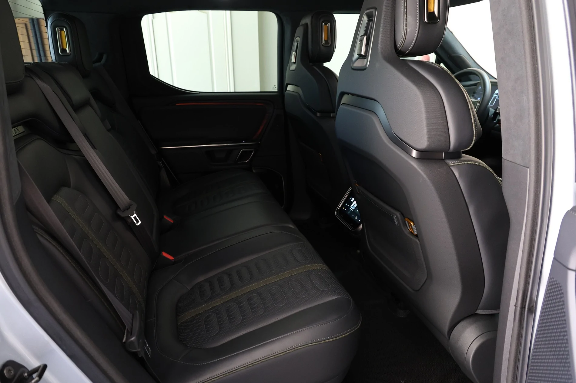 Rivian R1T R1S *** Price Reduced *** For Sale 2024 R1T Dual Motor Large Battery $51500 CJ3A2435