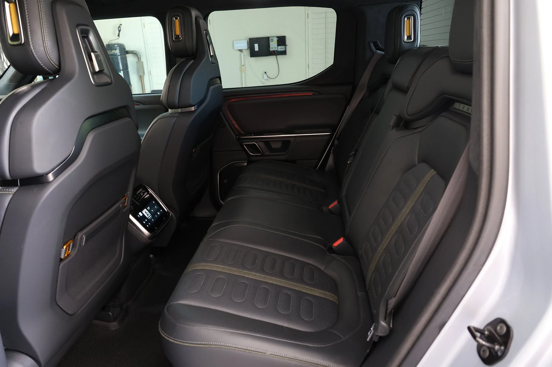 Rivian R1T R1S *** Price Reduced *** For Sale 2024 R1T Dual Motor Large Battery $51500 CJ3A2433