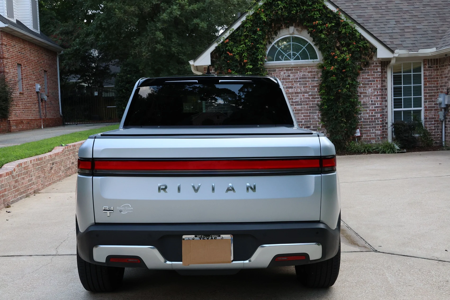 Rivian R1T R1S *** Price Reduced *** For Sale 2024 R1T Dual Motor Large Battery $51500 CJ3A2406