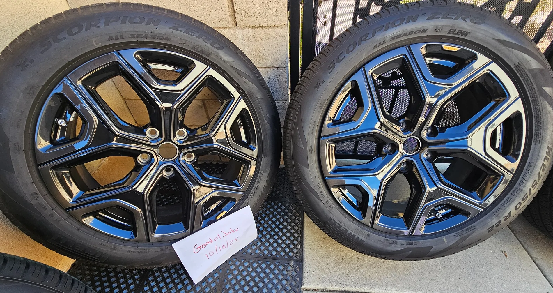 Rivian R1T R1S IE/OC ~ 22" Sport Dark Wheels & Tires & Spare kit 20251018_112831