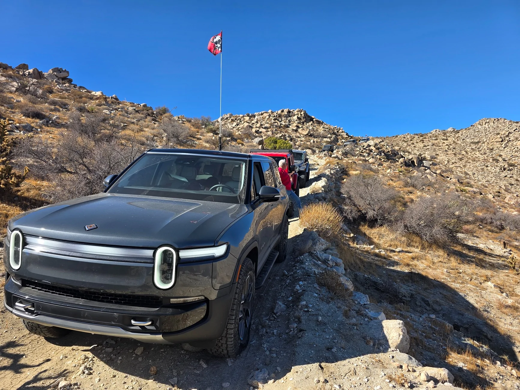 Rivian R1T R1S Rivian R1S gets EV Sportline Rock Slider / Running Boards - Step up & Protect! 20251018_102320