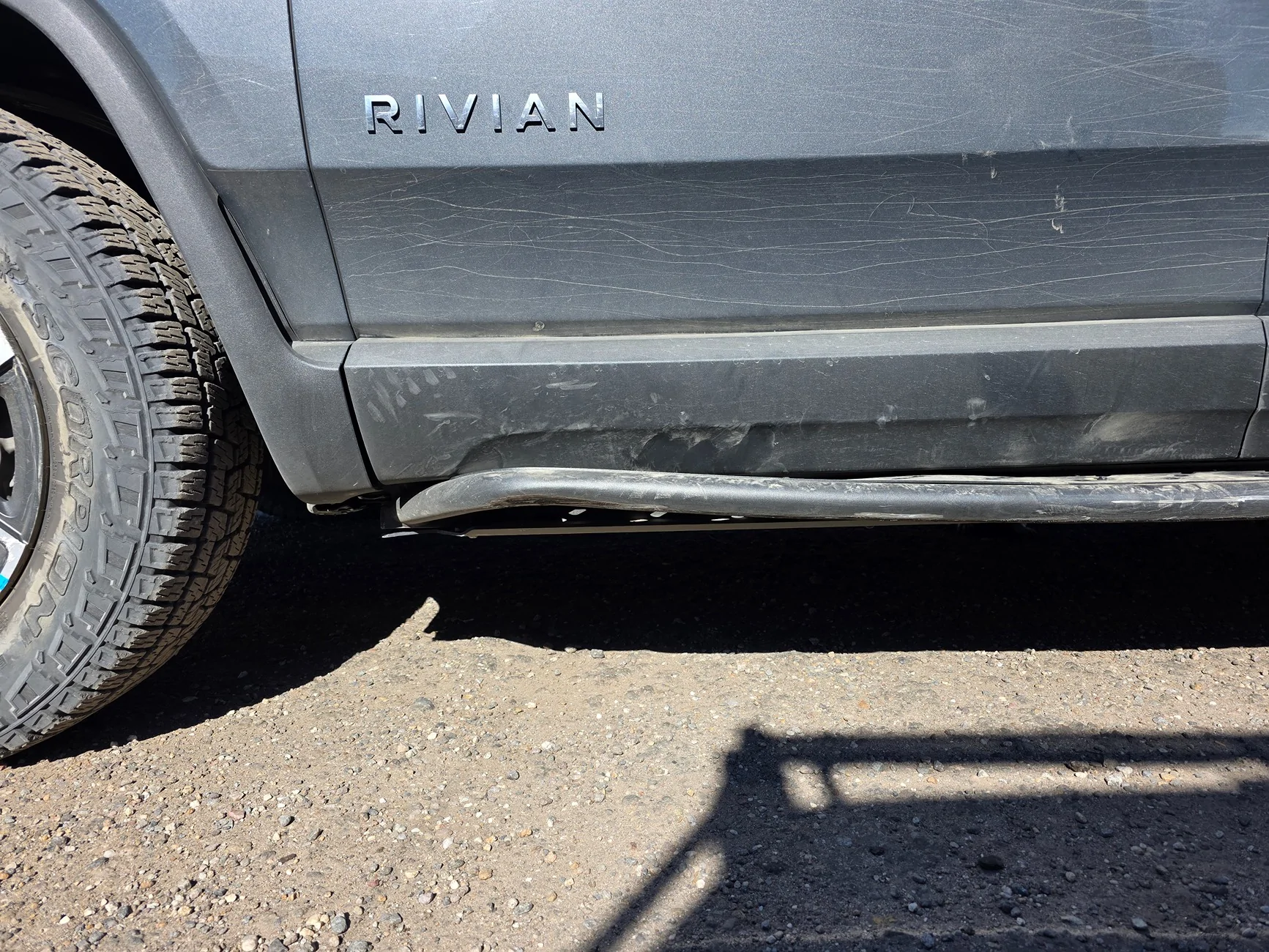 Rivian R1T R1S Rivian R1S gets EV Sportline Rock Slider / Running Boards - Step up & Protect! 20251018_145019