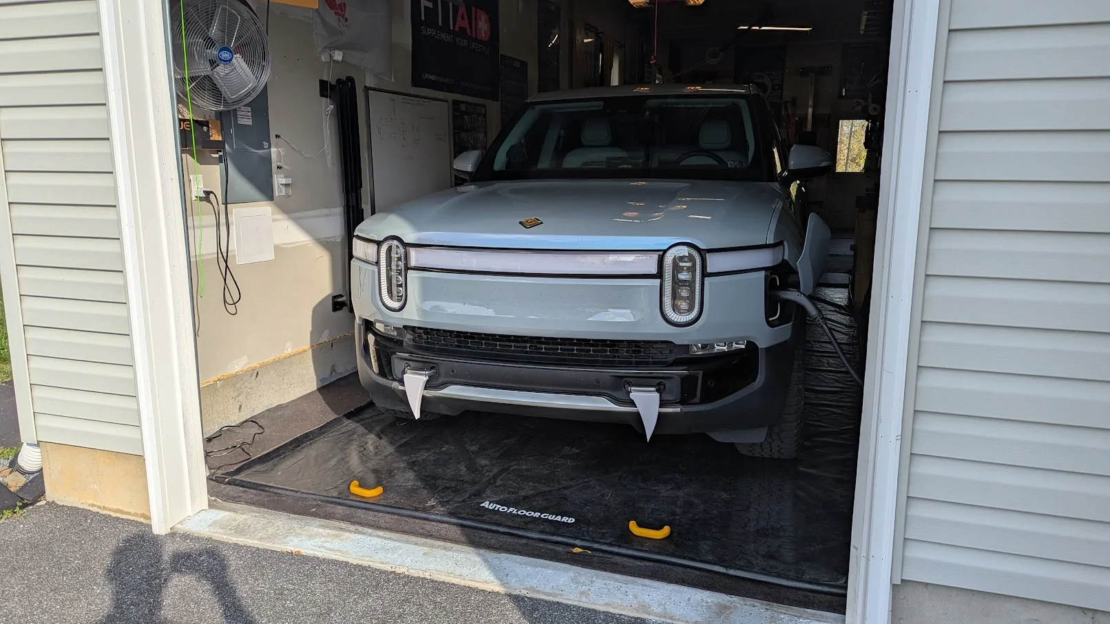 Rivian R1T R1S Let's see your Rivian's 2025 Halloween Costume Decorations! 1760961090458-4j