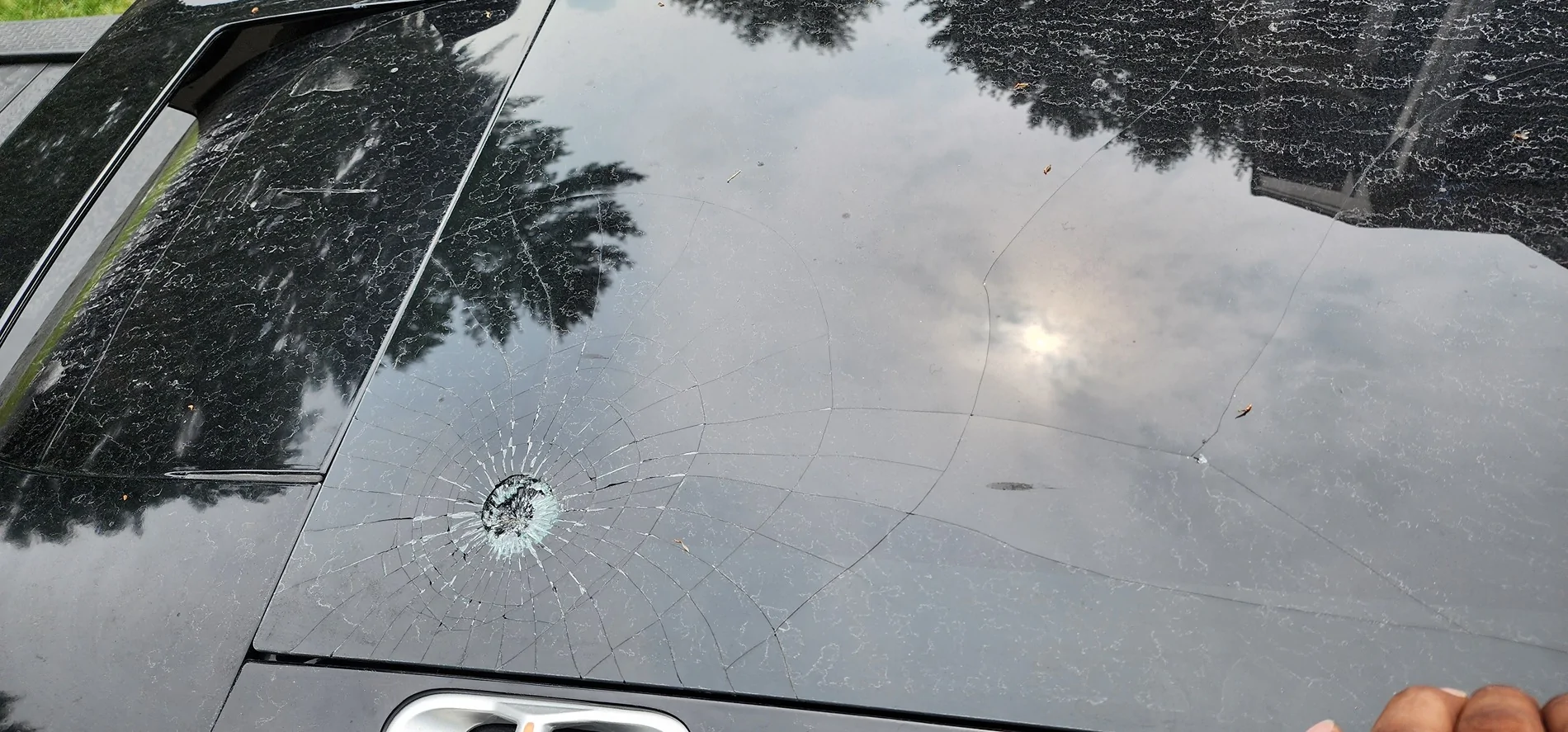 Rivian R1T R1S cracked roof glass - repair or wait? long drive to SC... 20240815_143113