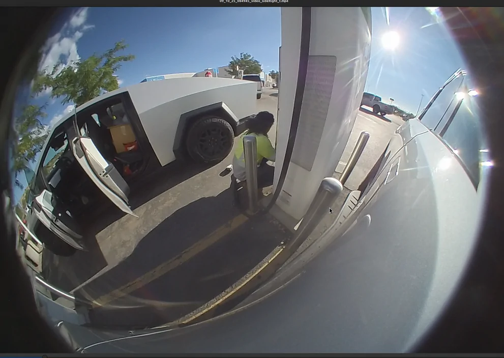 Rivian R1T R1S Cybertruck Laugh of the Day [⚠️ WARNING: NO POLITICS; MEMBERS BANNED] ct-ea-2