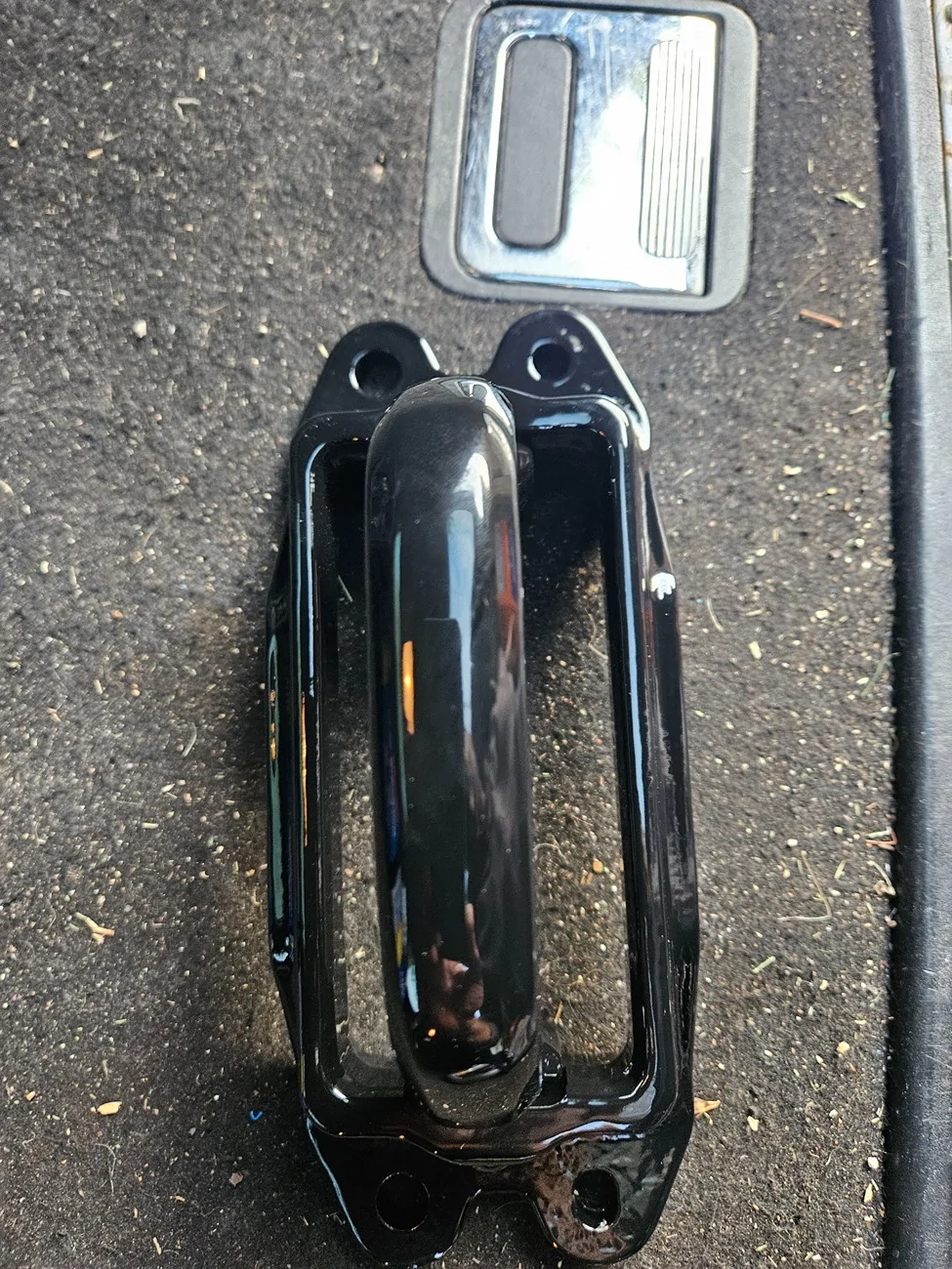 Rivian R1T R1S Front tow hooks rusting 20251025_090154