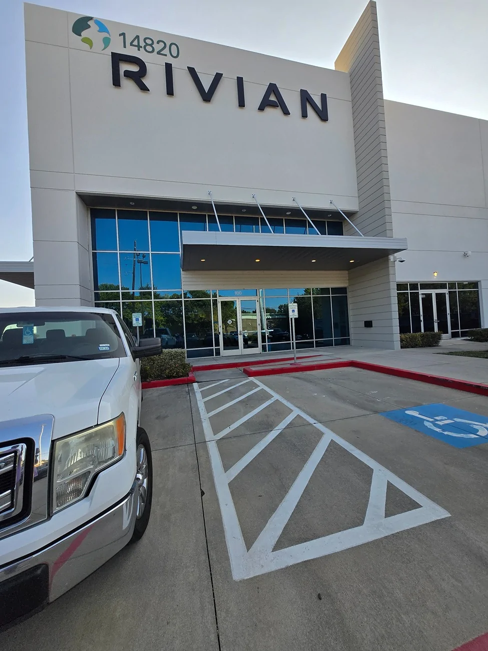 Rivian R1T R1S New Houston Service Center 1000030366