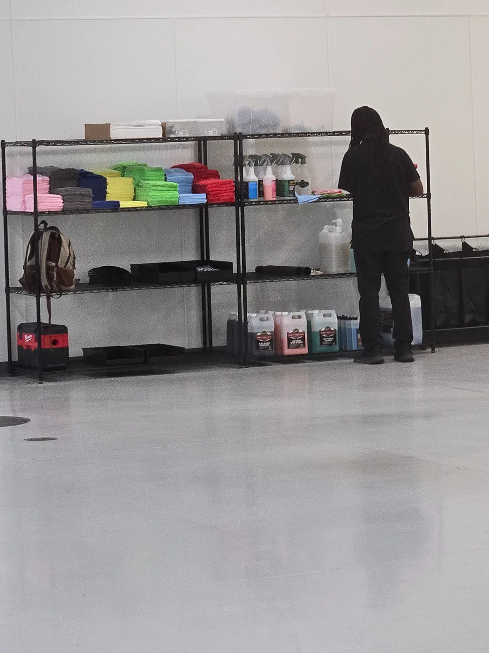 Rivian R1T R1S New Houston Service Center 1000030365