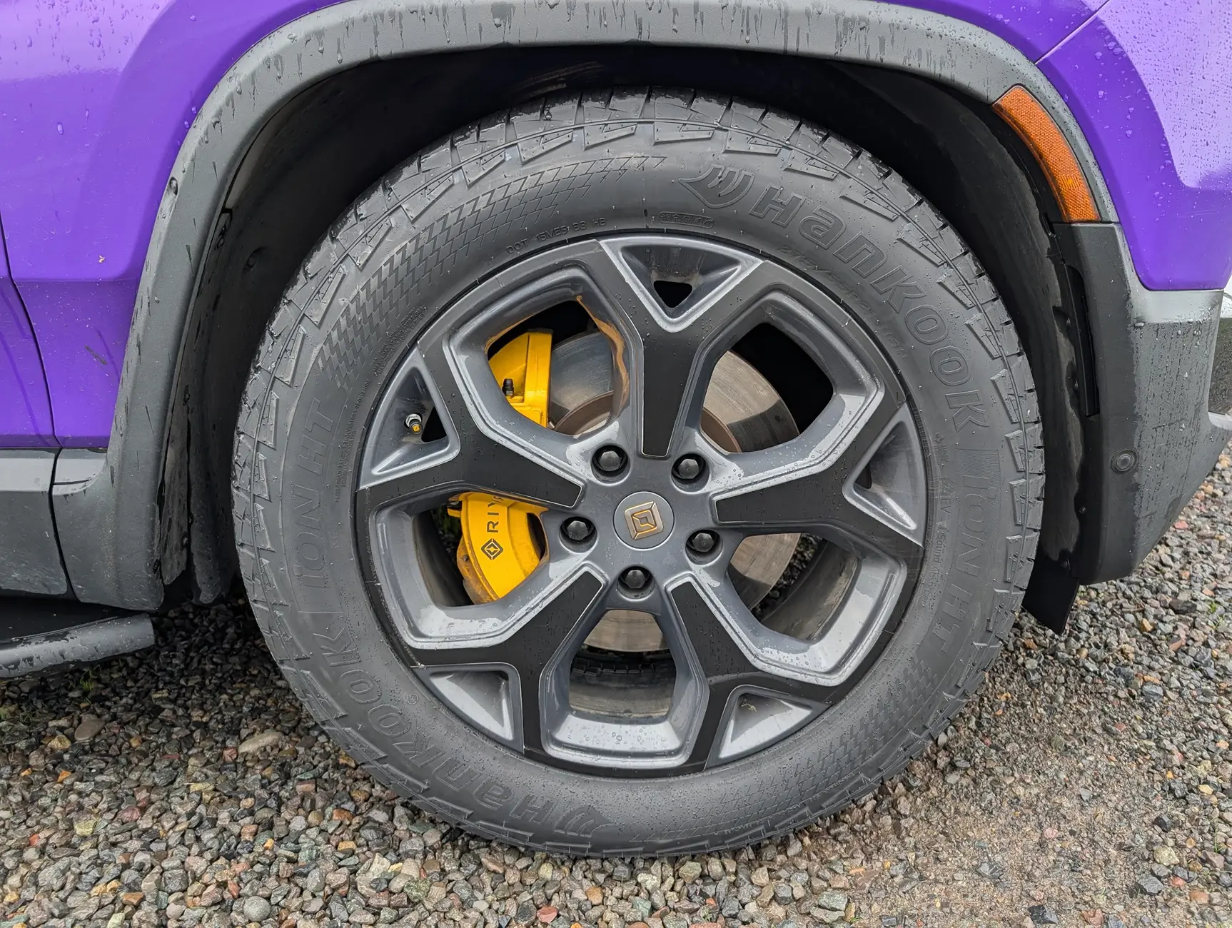 Rivian R1T R1S Hankook iON HT 275/55R21 XL 1761582642213-9g