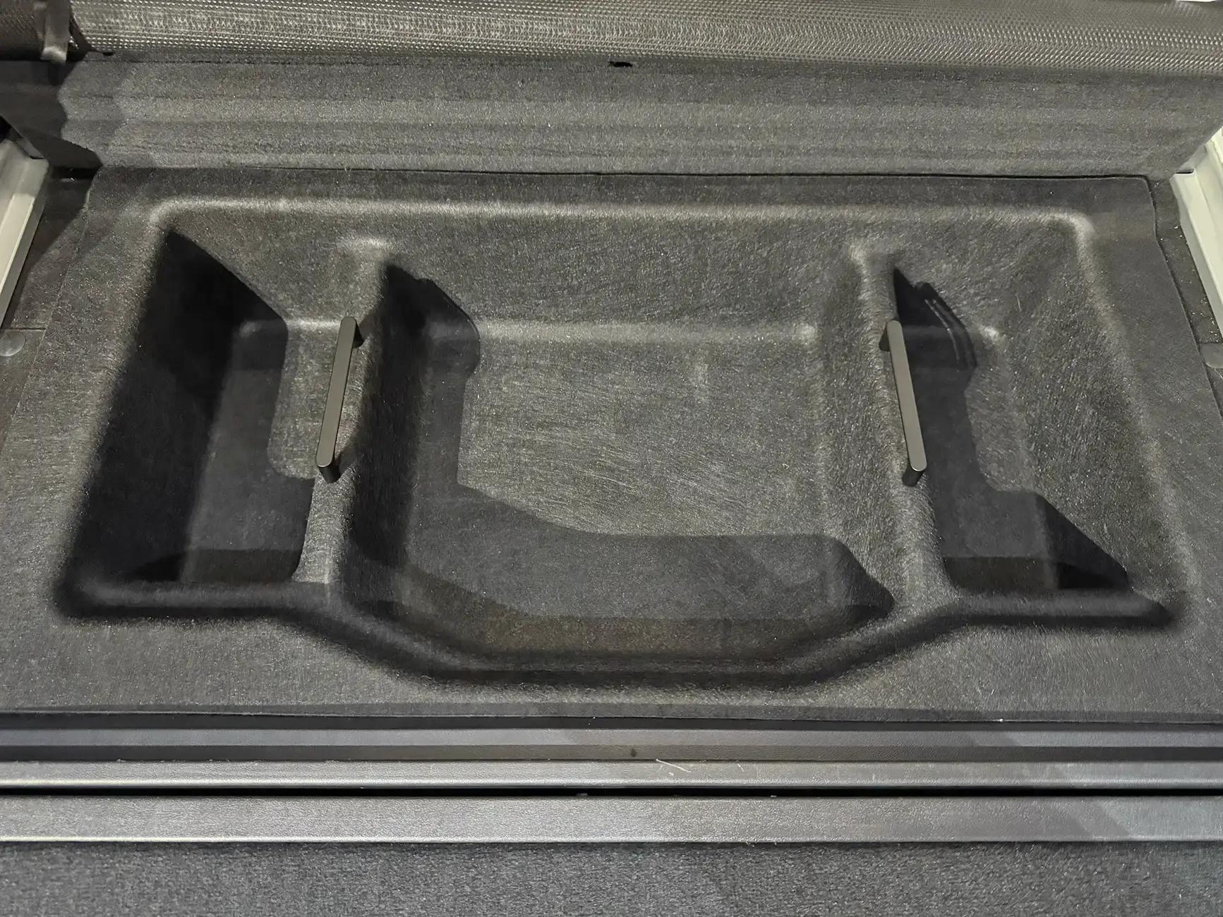 Rivian R1T R1S DIY: R1S Cargo Tray Grab Handles DIY: Added grab handles to R1S cargo tray 2
