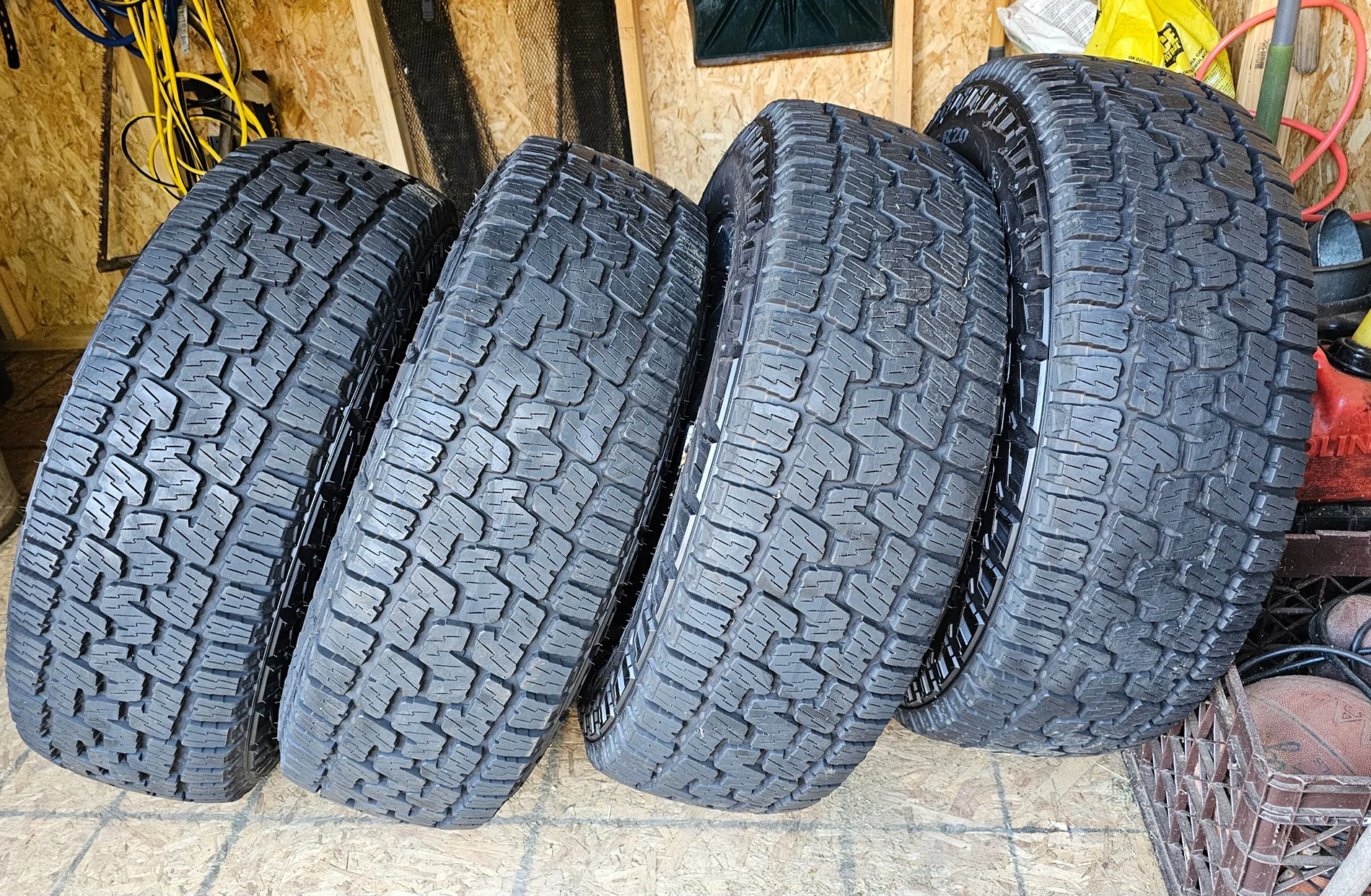 Rivian R1T R1S Bump & price reduction '24 R1T Adventure PDM Large Pack Four - clos