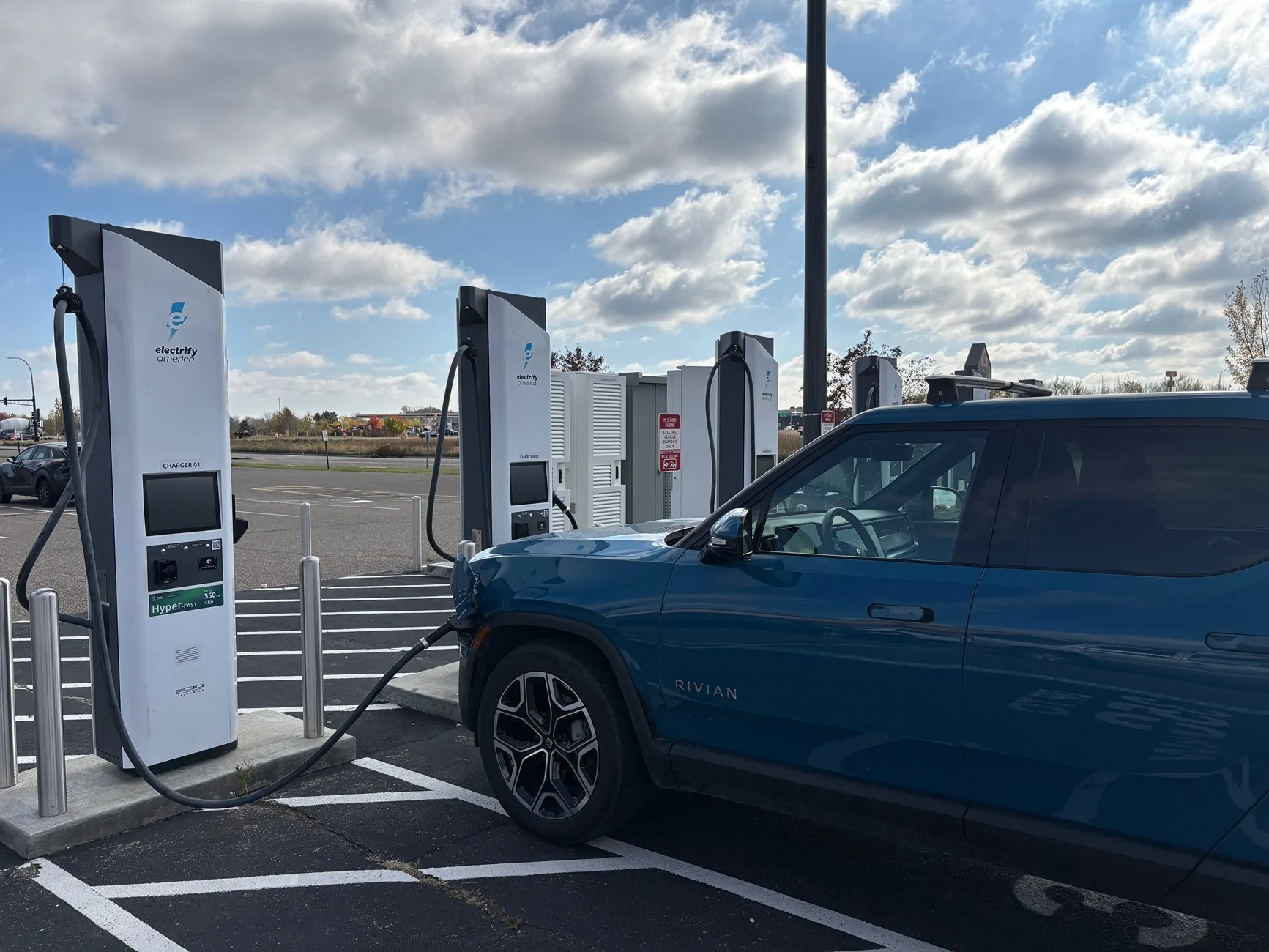 Rivian R1T R1S Thanks Rivian & Electrify America IMG_5135