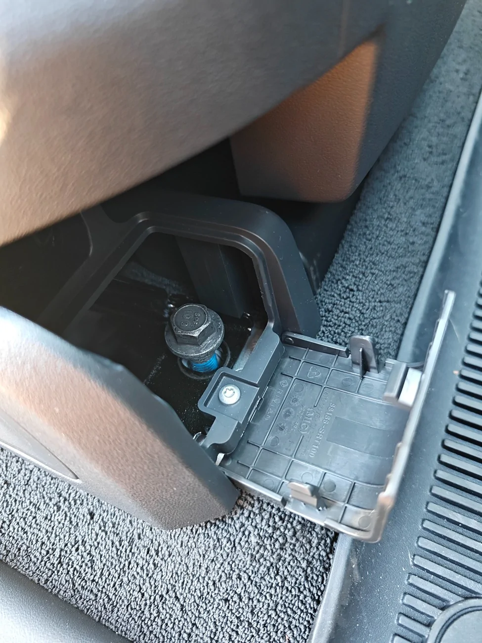 Rivian R1T R1S Bolts on passenger seat loose - can I just tighten them or am I overlooking something? IMG_20251029_154015207_MP