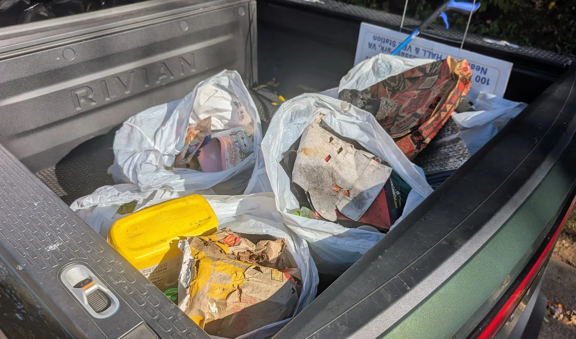 Rivian R1T R1S What Are You Hauling (or Hauled) in your Rivian? 🦾 1762283832672-su