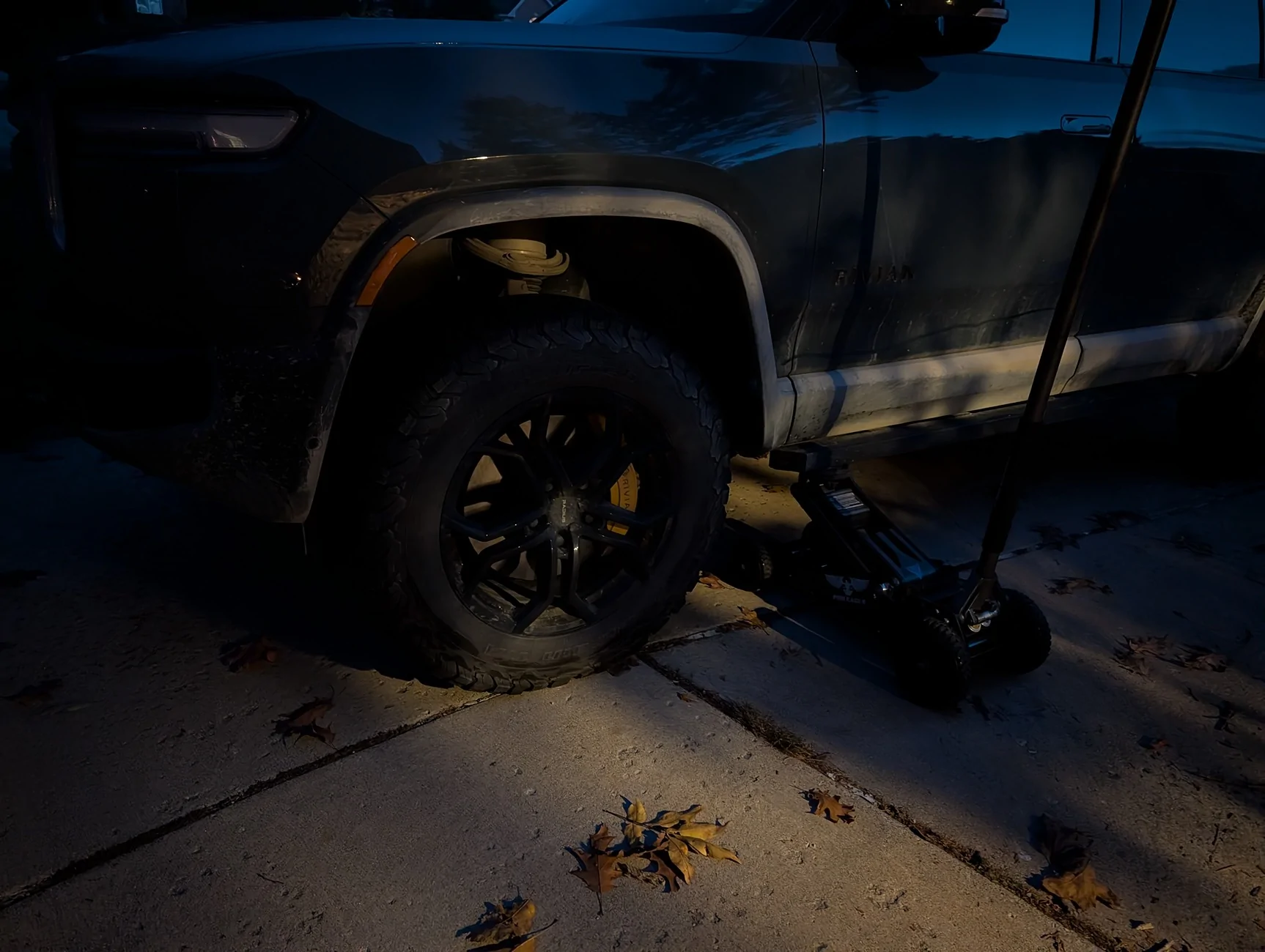 Rivian R1T R1S R1's fancy suspension has been outdone 1000009439