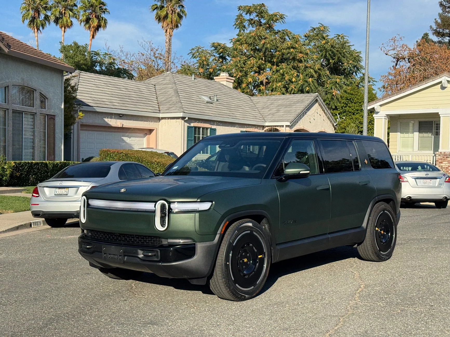 Forest Green R1S wrapped with TWRAPS Stealth PPF | Rivian Forum - R1T ...