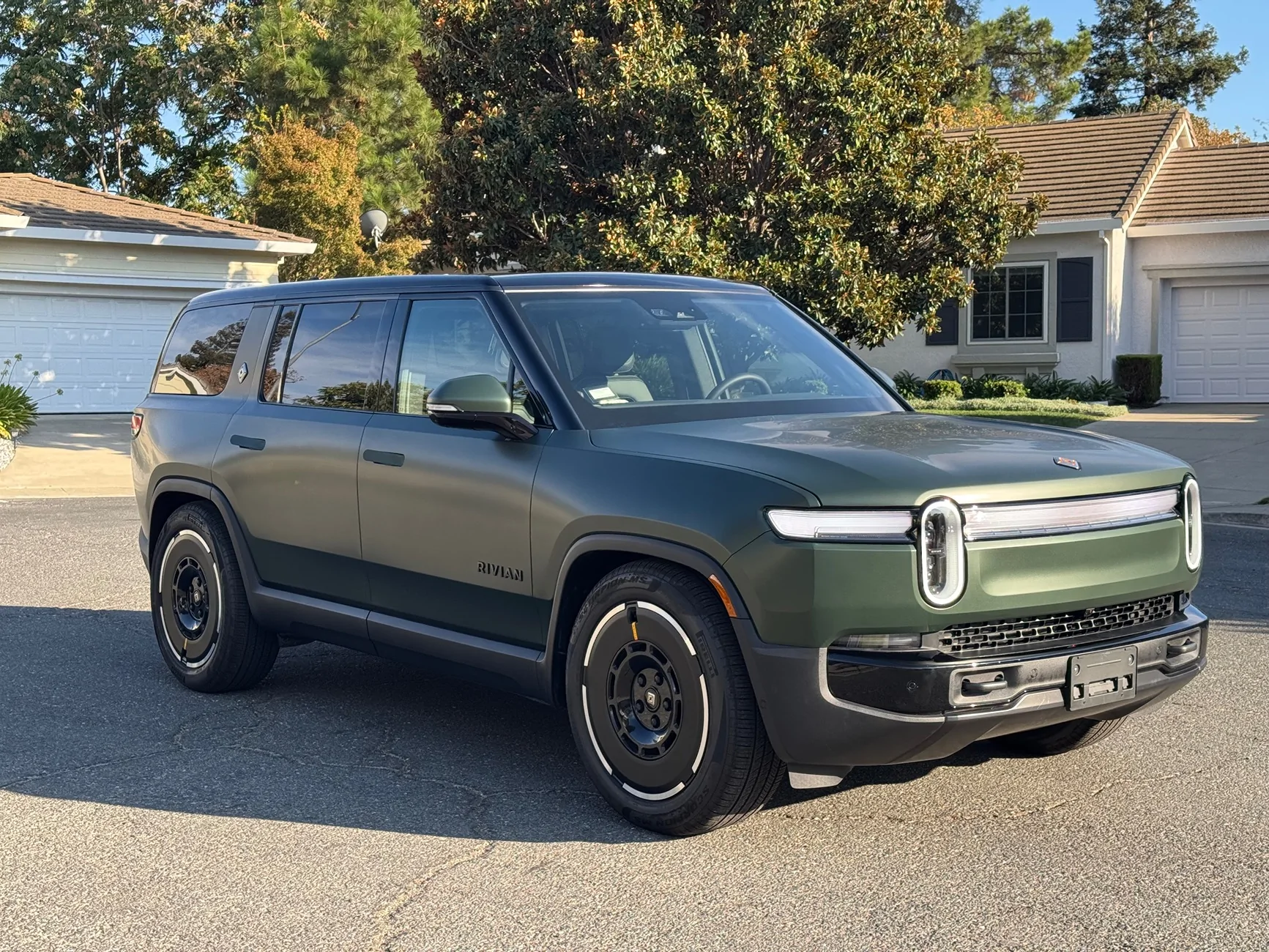 Rivian R1T R1S Forest Green R1S wrapped with TWRAPS Stealth PPF IMG_4727