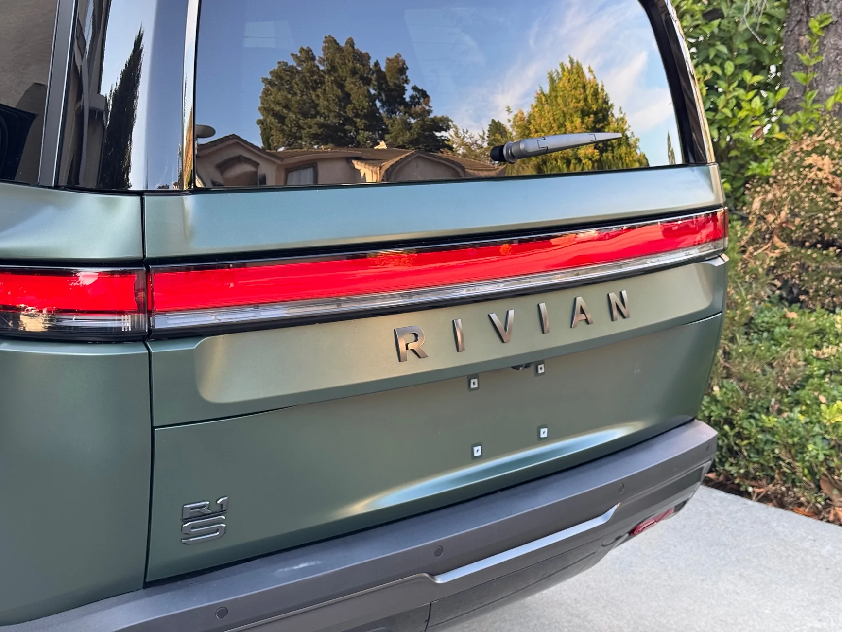 Rivian R1T R1S Forest Green R1S wrapped with TWRAPS Stealth PPF IMG_4732