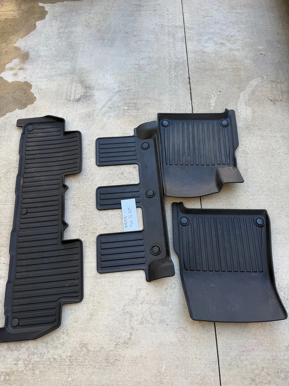Rivian R1T R1S FS -Los Angeles area: R1S LinerX Floor mats and Canvas back tailgate. IMG_0014