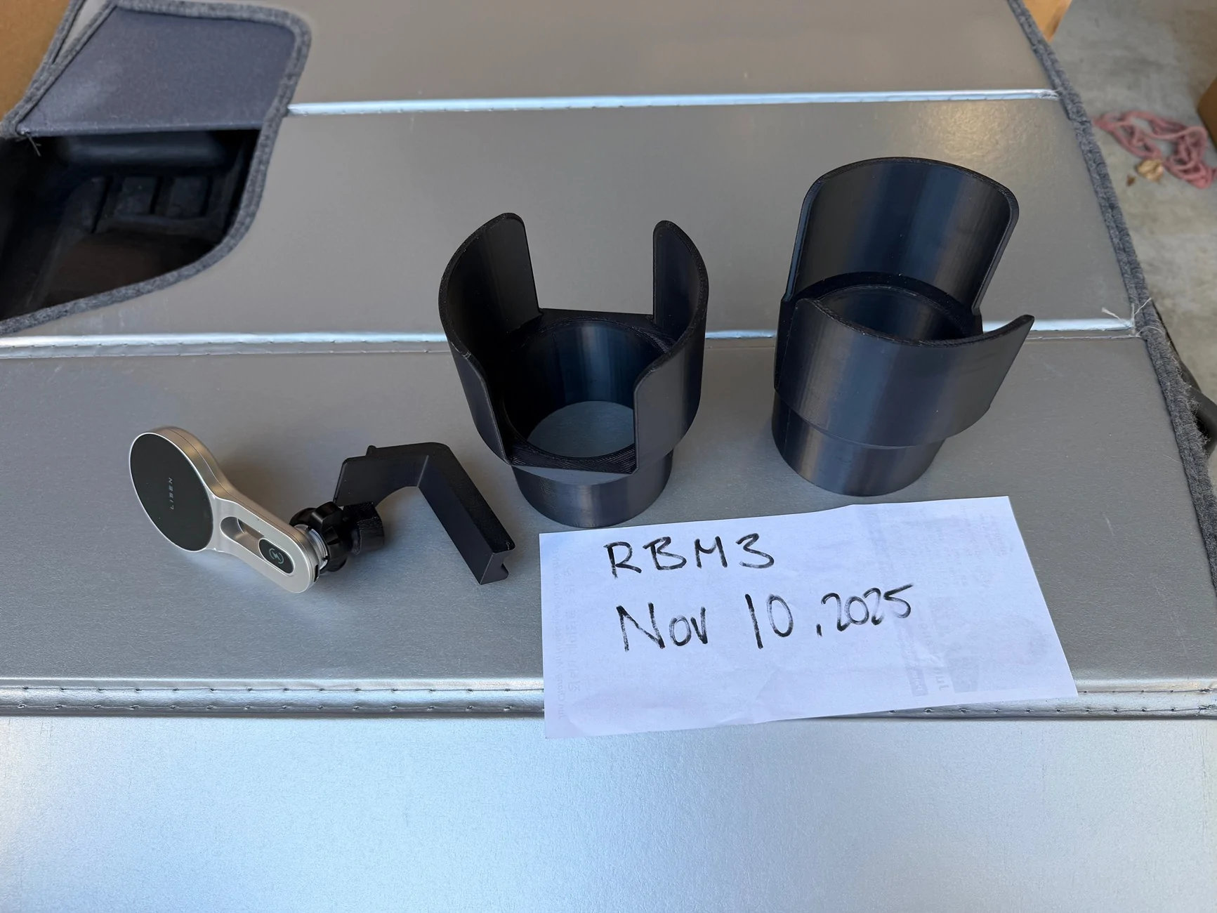 Rivian R1T R1S FS -Los Angeles area: Opensource EV items IMG_0021