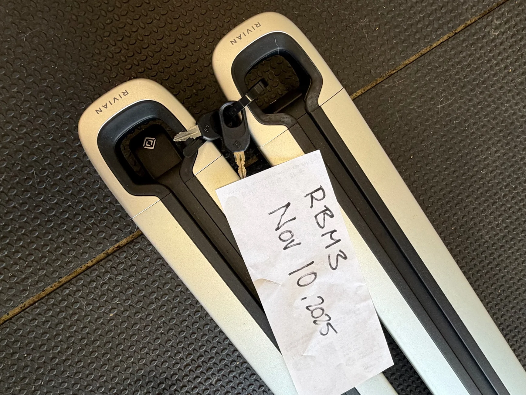 Rivian R1T R1S SOLD: Rivian crossbars IMG_0025