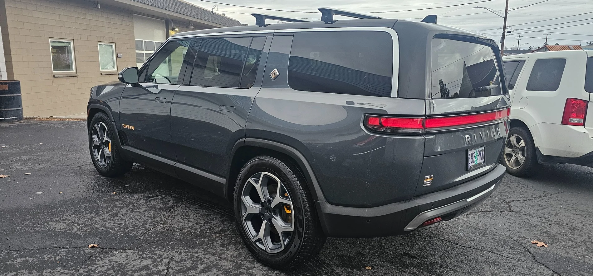 Rivian R1T R1S SOLD 2023 R1S Adventure Quad Low Miles Lowered Price 20251103_162039