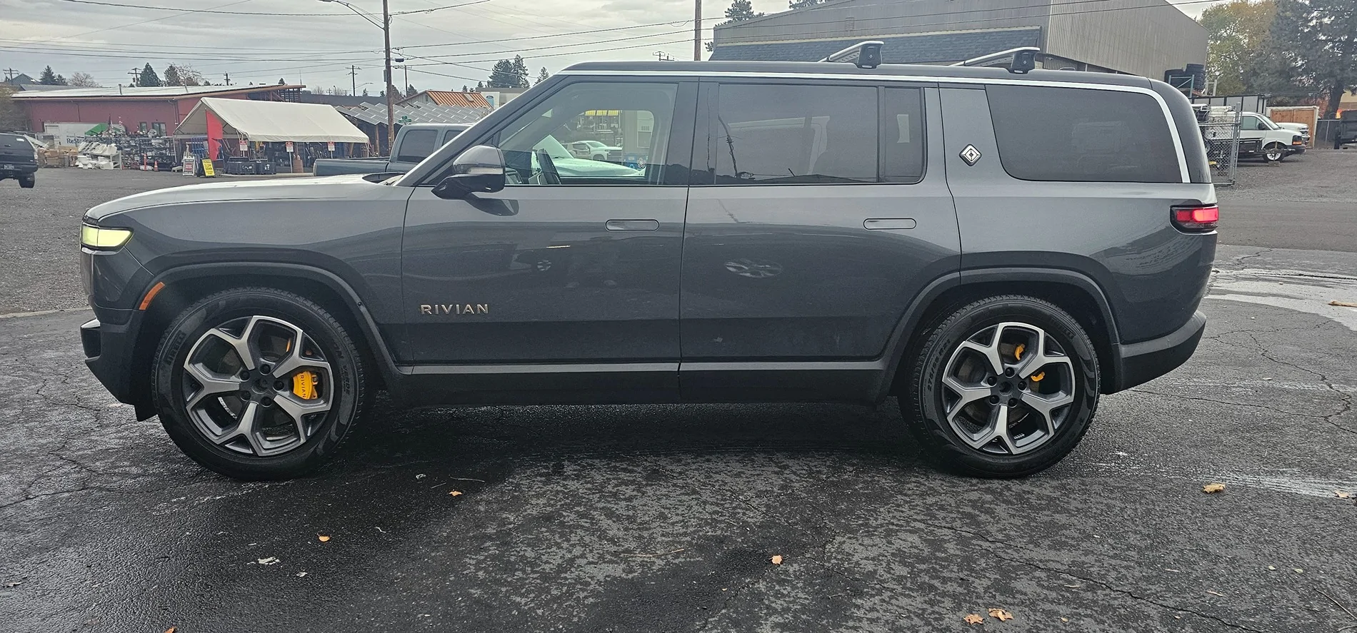 Rivian R1T R1S SOLD 2023 R1S Adventure Quad Low Miles Lowered Price 20251103_162026