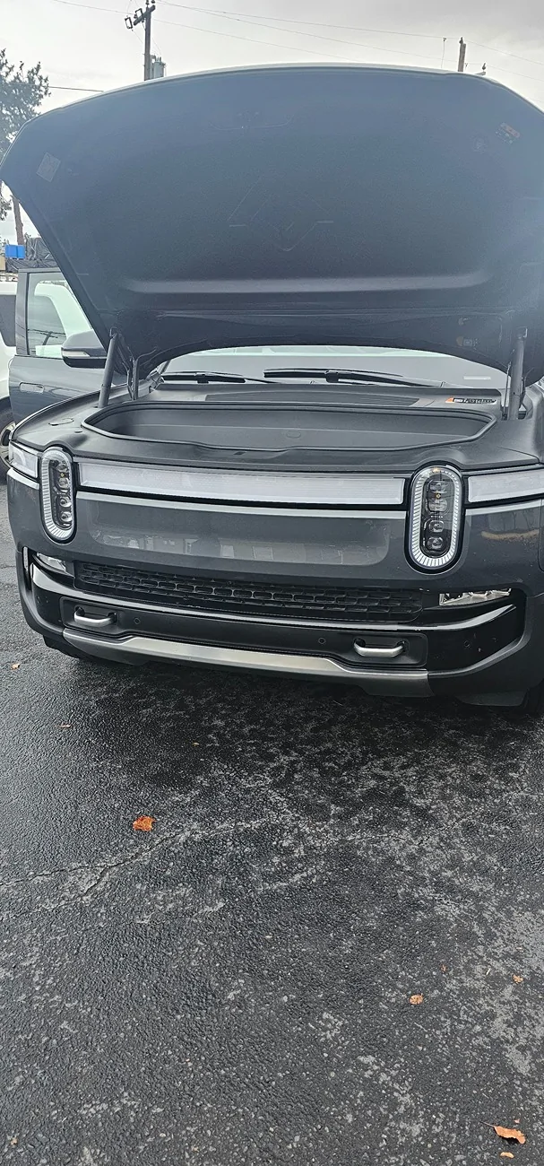 Rivian R1T R1S SOLD 2023 R1S Adventure Quad Low Miles Lowered Price 20251103_162224