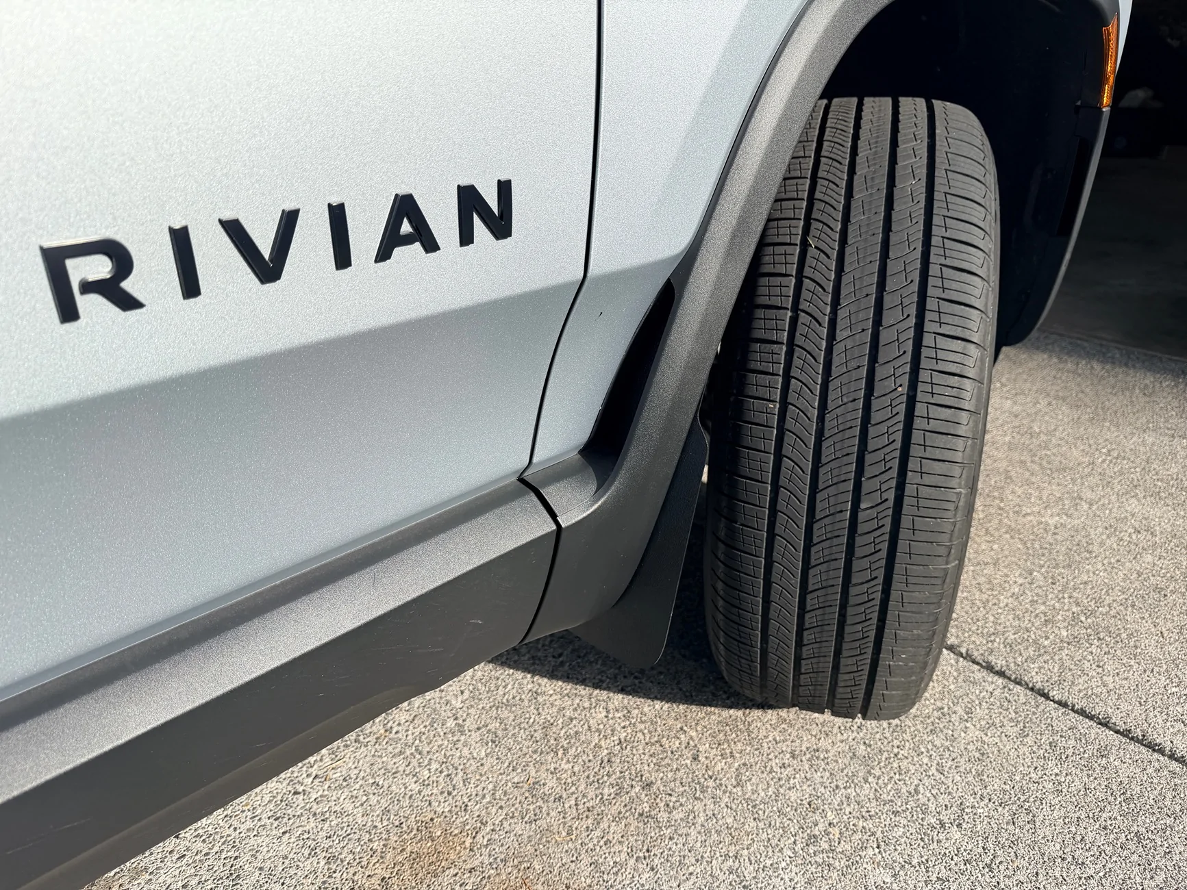 Rivian R1T R1S Time for mudflaps IMG_0311