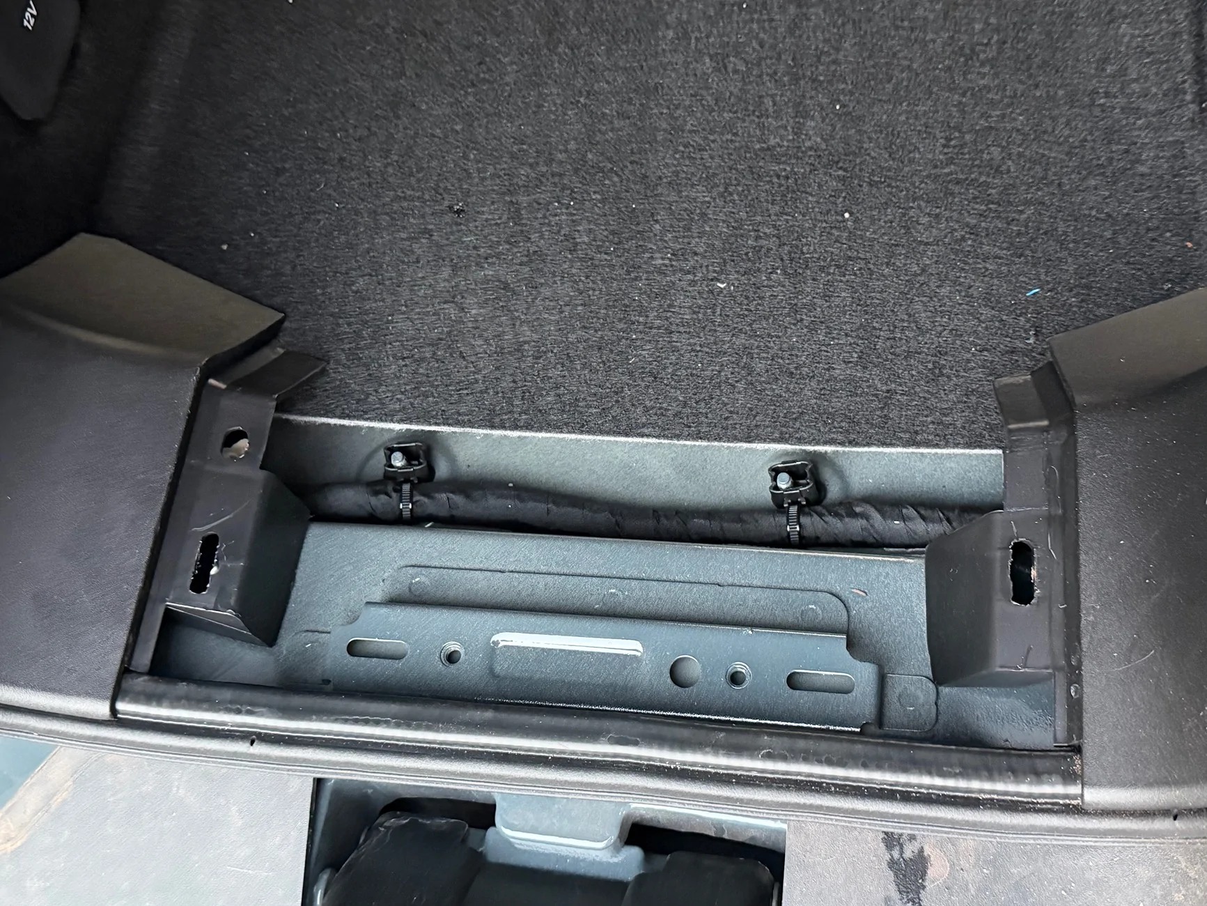 Rivian R1T R1S Boxgods (Rivian Aftermarket Group) Gear Tunnel Slide Out Utility Tray Install & Review IMG_0649