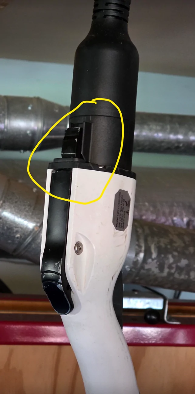 Rivian R1T R1S Rivian L2 Charging Intermittently Pauses and Resumes 1763692944297-i0