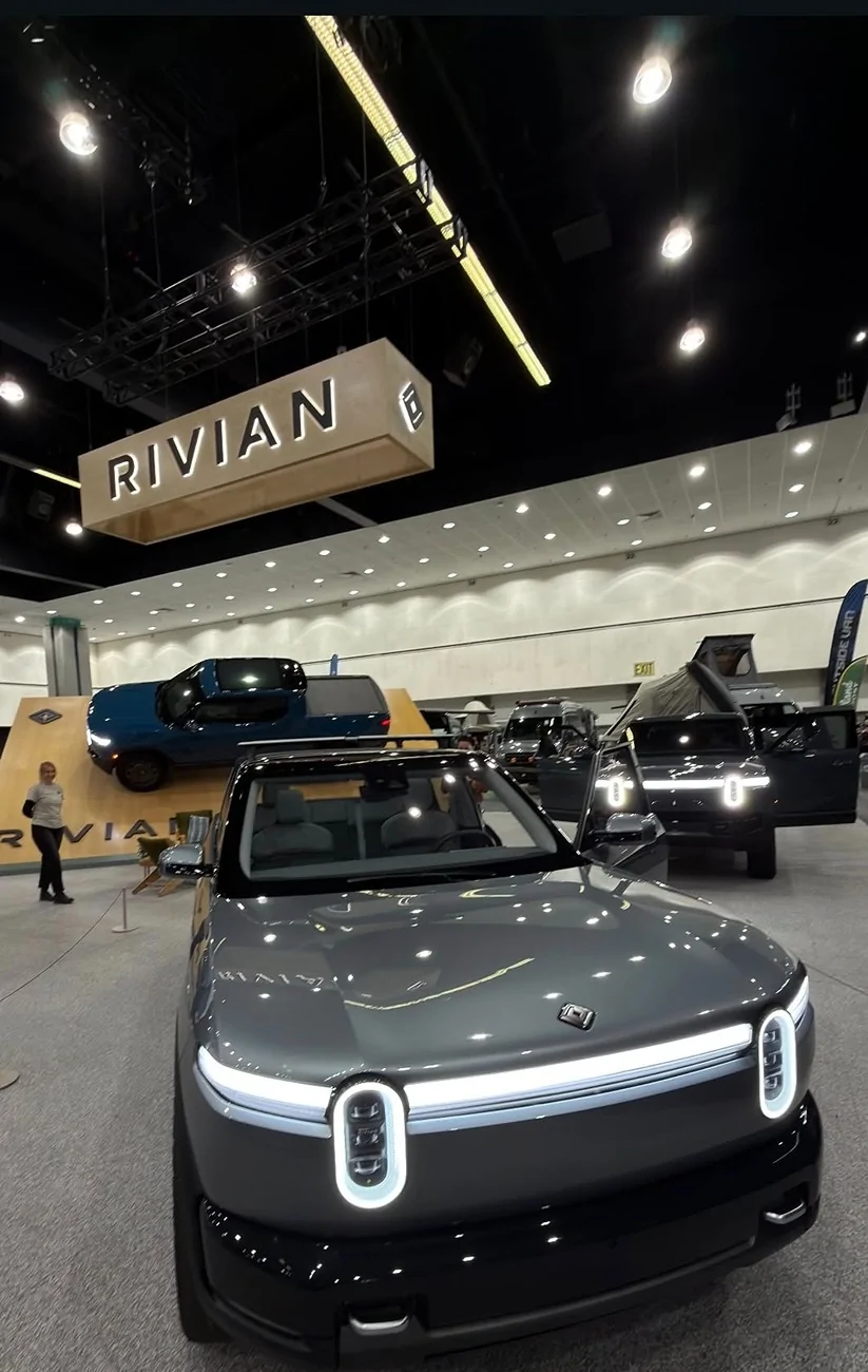 Rivian R1T R1S R2 at LA Auto Show 2025 (photos & videos) G6SJ8RNWYAAkDpK