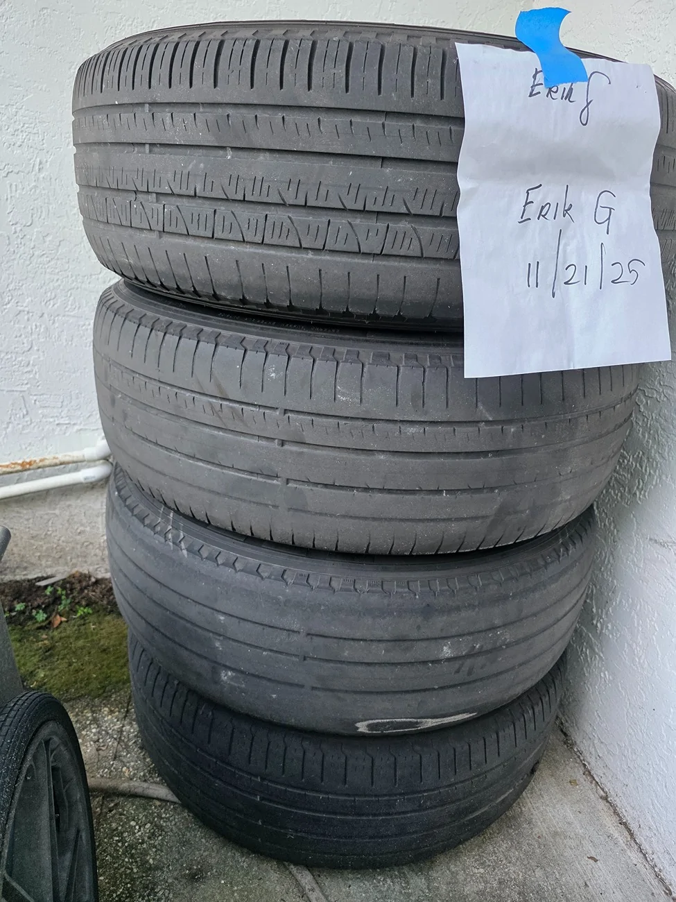 Rivian R1T R1S 4 x 21" wheels with garbage tires $500 20251121_161220