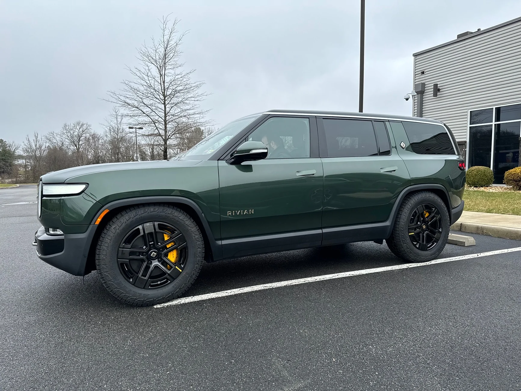 Rivian R1T R1S Single Owner Forest Green R1S for sale IMG_0375