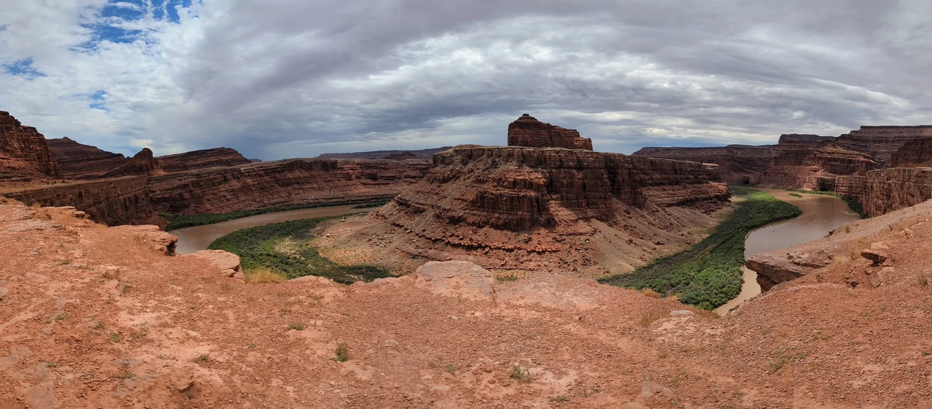 Rivian R1T R1S Exploring Shafer Trail in Moab, Utah (Video) PXL_20240626_182115845.PANO